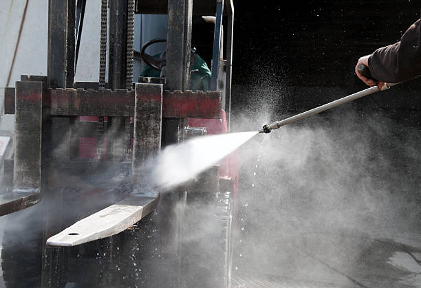 Best Factory Floor Cleaning  in Fairplains, NC